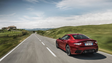 обоя maserati granturismo mc sport line 2018, автомобили, maserati, granturismo, mc, sport, line, 2018