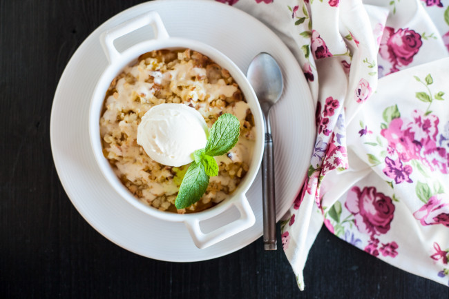 Обои картинки фото еда, вторые блюда, второе, блюдо, жульен, зелень, сыр, сметана