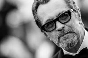 Картинка мужчины gary+oldman актер лицо борода очки