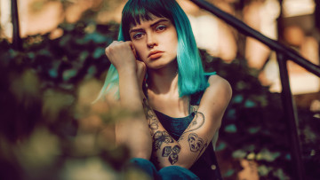 Картинка девушки -+рыжеволосые+и+разноцветные тату