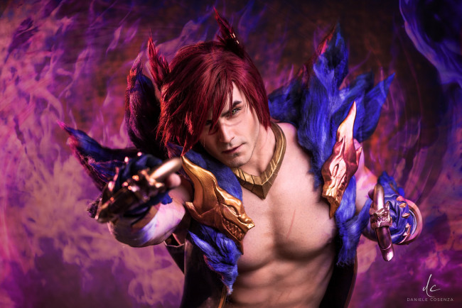 Обои картинки фото разное, маски,  карнавальные костюмы, парень, костюм