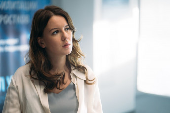 Картинка кино+фильмы медиатор+ сериал женщина шатенка рубашка