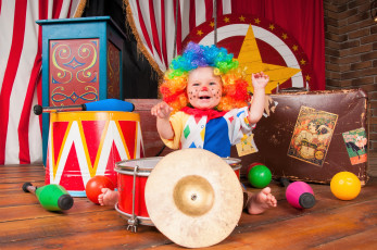 Картинка разное дети ребенок костюм барабаны игрушки
