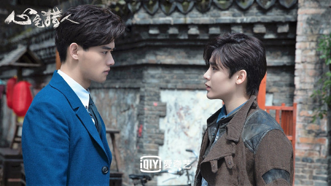 Обои картинки фото кино фильмы, psych-hunter, парни, разговор, здание