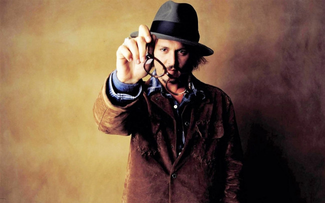 Обои картинки фото мужчины, johnny depp, актер, шляпа, куртка, очки