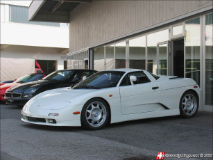 Картинка автомобили выставки уличные фото