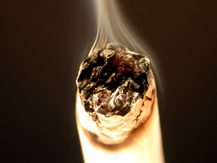 Картинка разное курительные принадлежности спички