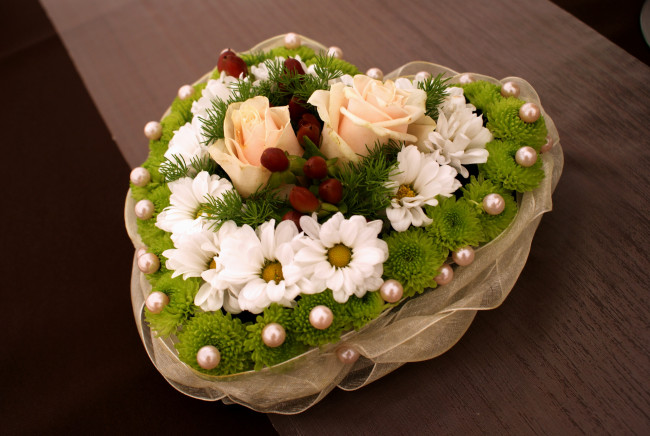 Обои картинки фото цветы, букеты, композиции, букет, ромашки, розы