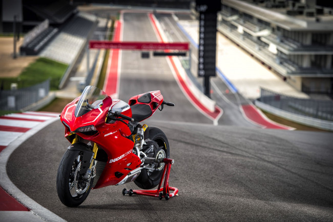 Обои картинки фото мотоциклы, ducati, panigale, r, 1199, superbike, 2013