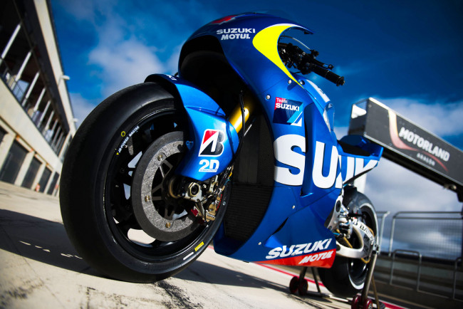 Обои картинки фото мотоциклы, suzuki