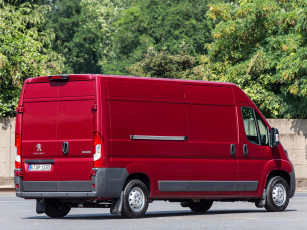 Картинка автомобили peugeot l3h2 2014г красный van boxer