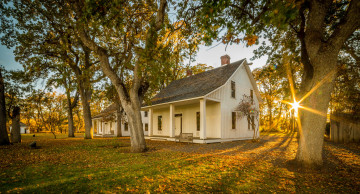 Картинка города -+здания +дома загородный дом