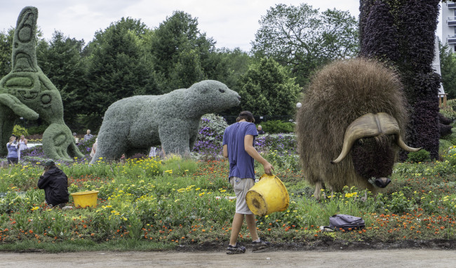 Обои картинки фото разное, садовые и парковые скульптуры, озеленение, скульптура, красота, клумба, парк