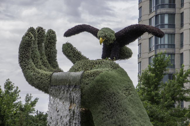 Обои картинки фото разное, садовые и парковые скульптуры, озеленение, скульптура, клумба, красота, парк