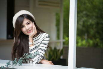 Картинка девушки -unsort+ азиатки часы берет свитер терраса