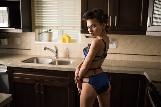 Обои картинки фото девушка, девушки, -unsort , брюнетки, темноволосые, модель