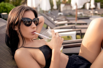 Картинка kendra+mason девушки kendra mason девушка модель брюнетка красотка взгляд макияж поза стройная сексуальная фигура