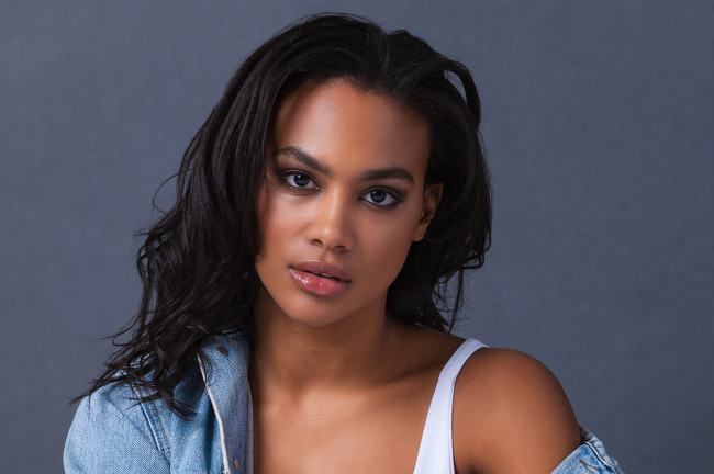 Обои картинки фото jordan emanuel, девушки, jordan, emanuel, playboy, стройная, сексуальная, актриса, девушка, мулатка, модель, темнокожая, красотка, поза