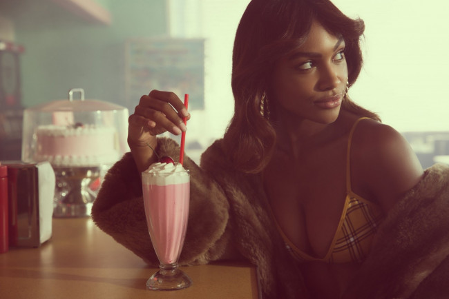 Обои картинки фото jordan emanuel, девушки, jordan, emanuel, playboy, стройная, сексуальная, актриса, девушка, мулатка, модель, темнокожая, красотка, поза