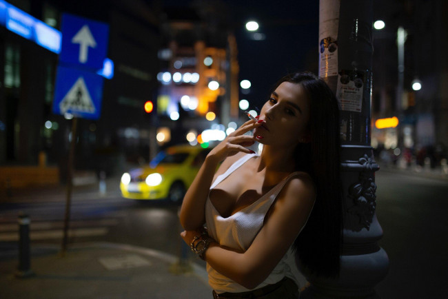 Обои картинки фото kendra mason, девушки, kendra, mason, девушка, модель, брюнетка, красотка, взгляд, макияж, поза, стройная, сексуальная, фигура