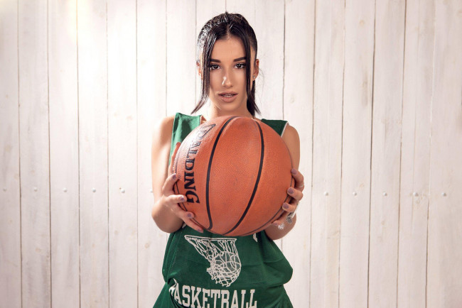 Обои картинки фото kendra mason, девушки, kendra, mason, девушка, модель, брюнетка, красотка, взгляд, макияж, поза, стройная, сексуальная, фигура