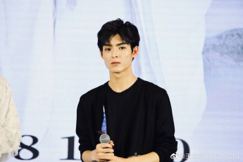 Картинка мужчины wang+hao+xuan ван хаосюань wang hao xuan