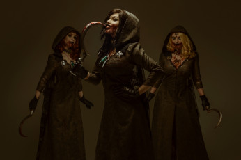 обоя девушки, - креатив,  косплей, вампиры, плащи, кровь, серпы