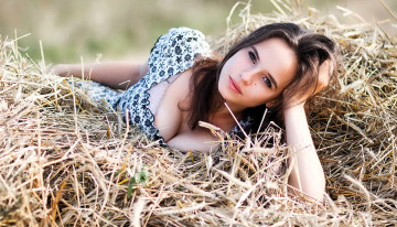 Картинка девушки -+брюнетки +шатенки шатенка платье сено