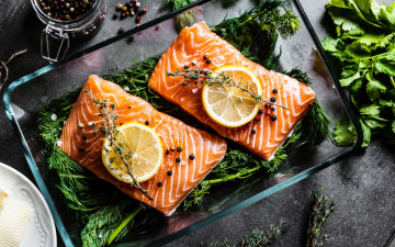 обоя еда, рыба,  морепродукты,  суши,  роллы, укроп, петрушка, лосось, лимон, перец