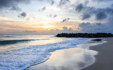 обоя природа, побережье, небо, облака, море, камни, берег, пляж