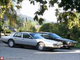 Картинка автомобили выставки уличные фото