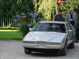 Картинка автомобили выставки уличные фото