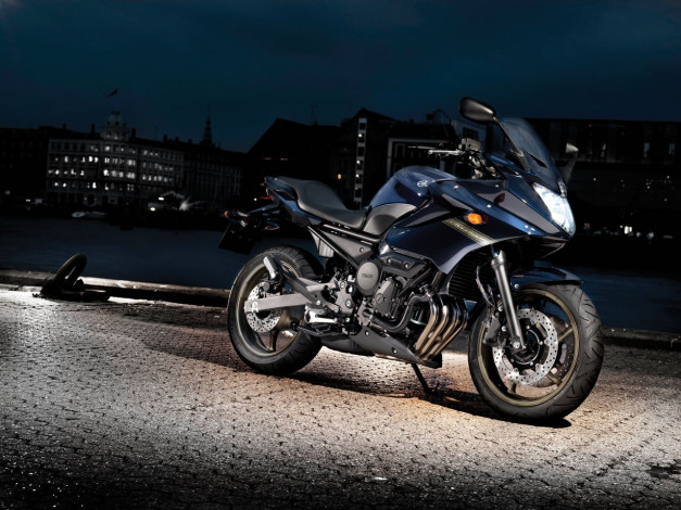 Обои картинки фото мотоциклы, yamaha
