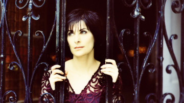 Картинка музыка enya певица кованая решетка