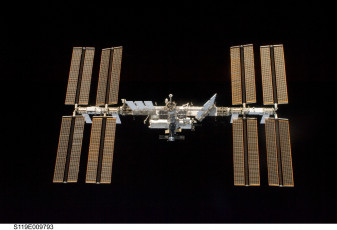 Картинка космос космические корабли станции мкс мир