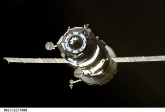 Картинка космос космические корабли станции мкс мир