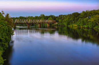 Картинка the chattahoochee river природа реки озера река мост деревья