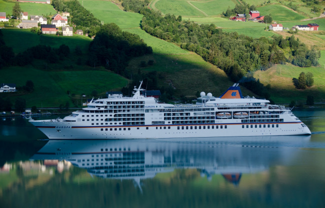 Обои картинки фото корабли, лайнеры, river, liner, лайнер, река