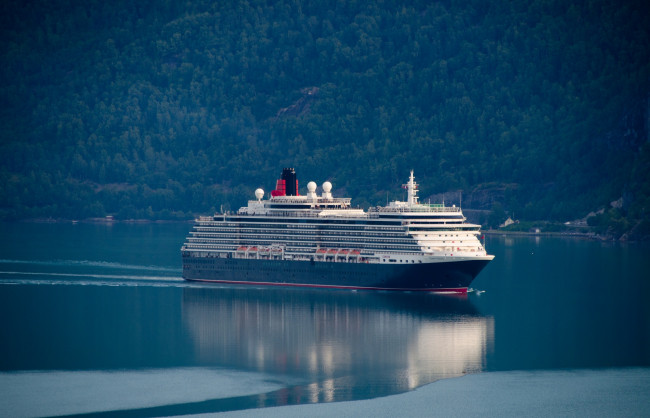 Обои картинки фото корабли, лайнеры, лайнер, river, liner, река