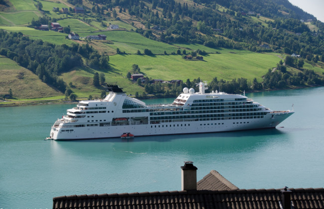 Обои картинки фото корабли, лайнеры, река, river, liner, лайнер