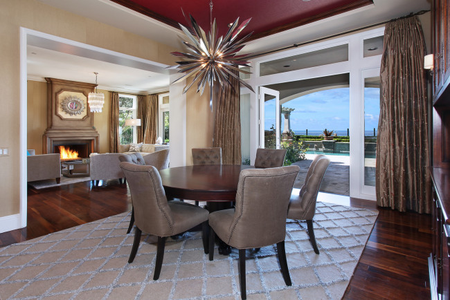 Обои картинки фото интерьер, столовая, furniture, dining, room, стиль, люстра, цветы, мебель, chandelier, style, flowers