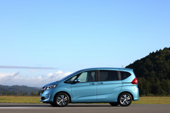 Картинка автомобили honda freed