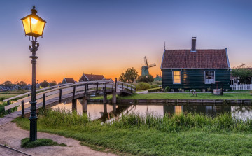 Картинка города -+пейзажи берег фонарь