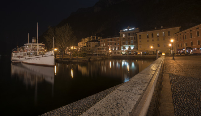 Обои картинки фото корабли, порты ,  причалы, стоянка