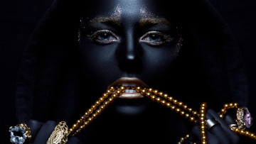 Картинка девушки -+креатив +косплей чёрный цвет креатив боди-арт cosplay брюнетка девушка модель макияж причёска взгляд