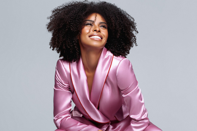 Обои картинки фото gabriela vallejo, девушки, gabriela, vallejo, розовый, костюм, девушка, мулатка, темнокожая, смуглая, красотка, красавица, стройная, сексуальная, мисс, гаити, звезда