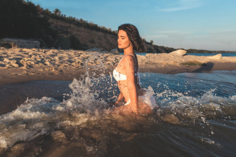 Картинка девушки -+брюнетки +шатенки брюнетка вода брызги