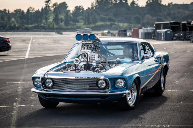 Обои картинки фото автомобили, выставки и уличные фото, mustang