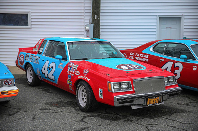 Обои картинки фото автомобили, выставки и уличные фото, buick