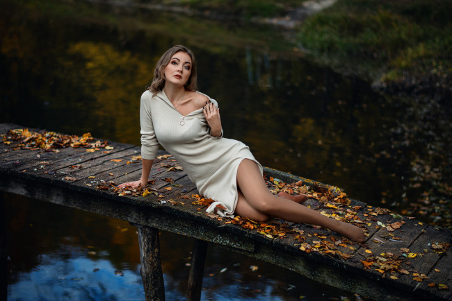 Обои картинки фото девушка - girl, девушки, - брюнетки,  шатенки, девушка, женщина, шатенка, темноволосая, сексуальная, модель, звезда, позирует, разная, обувь, верхняя, стильная, одежда, нижнее, эротическое, бельё, трусы, лифчик, колготки, чулки, аксессуары, макияж, и, множество, элементов, на, фотографии